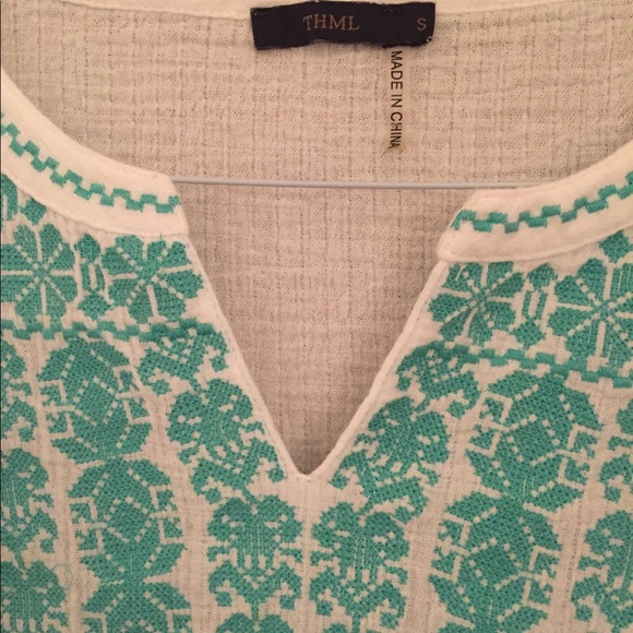 THML Embroidered Tunic Resort Vacatipn Women’s Small - Picture 2 of 3